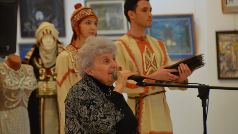Открылась выставка Театральная палитра -2, посвященная 75-летию СТД Чувашской Республики