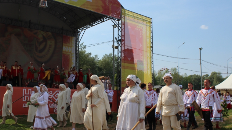 Артисты театров республики приняли активное участие на проведении Дня Республики и Всечувашского Акатуя