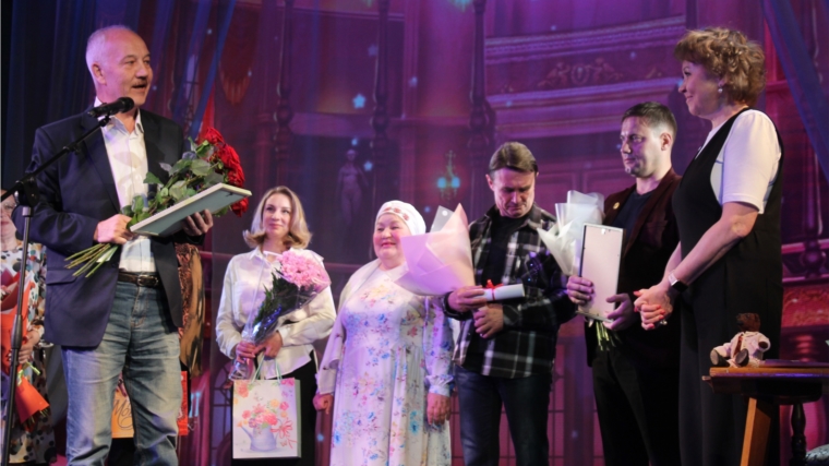 В Чувашском театре кукол состоялся юбилейный вечер заслуженной артистки Чувашской Республики Юлии Мельник